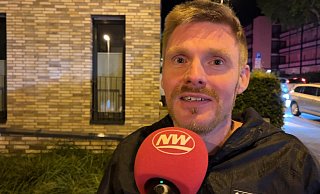 Die Fans von Arminia Bielefeld freuen sich über einen glücklichen Sieg. - Jan Husmann