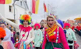 Viele Karnevalisten waren beim Rosenmontagsumzug in Rietberg dabei. - Lena Vanessa Bleck