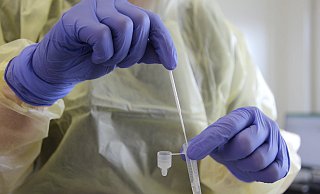 Auch in Apotheken werden kostenlose Bürgertests durchgeführt. Die Ergebnisse gibt’s meist direkt auf das Handy. - Susanne Barth
