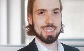Christian Bauer (26) ist Experte für Informationssicherheit. - Synaxon AG Christian Bauer (26) ist Experte für Informationssicherheit. - Synaxon AG