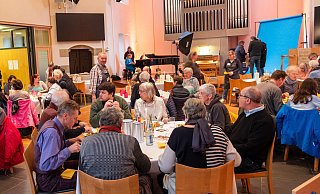 Eine Woche lang wird die Petrikirche am Wilhelmsplatz als Vesperkirche zum Treffpunkt mit leckerem Essen, guten Gespräche und Kulturangeboten. Ziel ist es, die Menschen zusammenzubringen. - Ralf Bittner Eine Woche lang wird die Petrikirche am Wilhelmsplatz als Vesperkirche zum Treffpunkt mit leckerem Essen, guten Gespräche und Kulturangeboten. Ziel ist es, die Menschen zusammenzubringen. - Ralf Bittner