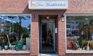 Das Musiklädchen in der Nordbahnstraße 4 in Löhne-Gohfeld schließt Ende Juni. Es gibt Rabatte. - Copyright 2023 Wencke Meckenstock . All rights reserved.