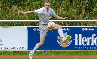 Aaron Anatol Heger erzielte für seine Jürmker den 2:1-Siegtreffer im Entscheidungsspiel gegen Solbad. - Andreas Zobe Aaron Anatol Heger erzielte für seine Jürmker den 2:1-Siegtreffer im Entscheidungsspiel gegen Solbad. - Andreas Zobe