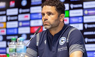 Uli Forte holte als Trainer von Arminia Bielefeld nicht einen Punkt aus vier Spielen. Nun ist auch sein Arbeitsvertrag mit dem DSC aufgehoben worden, so sparen die Blauen eine sechsstellige Summe. - Oliver Krato