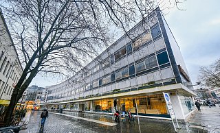 Die Front des bisherigen Karstadt-Warenhauses an der Arndstraße wird neu gestaltet. - Andreas Zobe