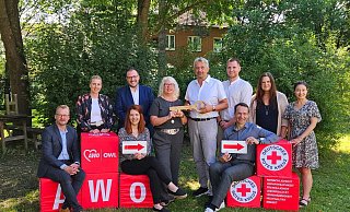 Freuten sich über den gelungenen Übergang beim Trägerwechsel: Philipp Knappmeyer (v. l.), Daniela Beckermann-Beihl, Ina Di Bella, Jan-Hendrik Stute, Sabine Schubert, Andreas Besser, Tobias Tische, Michael Kasche, Martina Teske und Jasmin Feßer. - Alexandra Stratmeier