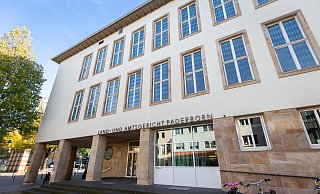 "Das ist eine Bewährung auf der letzten Rille", mahnt die Paderborner Richterin beim Urteilsspruch vor dem Landgericht. - Niklas Tüns