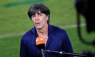 Im ZDF-Interview musste Joachim Löw keine kritischen Fragen zu Taktik oder Aufstellung beantworten. - imago images/Laci Perenyi