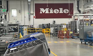 Seit fünf Jahren wird am Miele-Produktionsstandort Ksawerów gearbeitet. 500 Mitarbeiter fertigen jährlich rund 400.000 Waschmaschinen. - Jeanette Salzmann