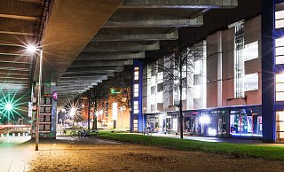 Das Nummer zu Platz liegt unter dem Ostwestfalendamm an der Mindener Straße. Sämtliche Fensterscheiben des Clubs sind betroffen. - Sarah Jonek
