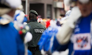 Die Polizei im Kreis Höxter kündigt Sondereinsätze zu den tollen Tagen an. - dpa