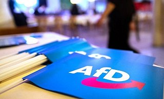 Die Bielefelder AfD trifft sich regelmäßig in einem Bielefelder Ausflugslokal. Das wollen antifaschistische Gruppen durch ein Outing bekannt machen. - Symbolfoto: picture alliance / dpa Die Bielefelder AfD trifft sich regelmäßig in einem Bielefelder Ausflugslokal. Das wollen antifaschistische Gruppen durch ein Outing bekannt machen. - Symbolfoto: picture alliance / dpa