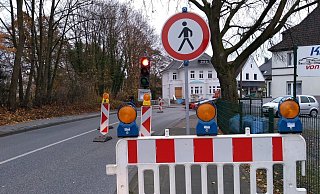 Nur ein Fahrstreifen ist befahrbar. - Sigurd Gringel