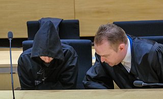 Vor Gericht: Das Bielefelder Paar soll im November ein Neugeborenes getötet haben. - Andreas Zobe