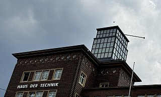 Der Blitzableiter auf dem Haus der Technik ist beschädigt. - Mike-Dennis Müller