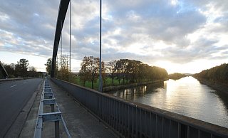 Ein Schiffskapitän hatte das Tier an einer Kanalbrücke in Stirpe (Gemeinde Bohmte) entdeckt (Symbolfoto). - Joern Spreen-Ledebur (Symbolfoto)