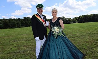 Meinolf und Reinhild Berkemeier feiern in Delbrück-Boke ein prächtiges Schützenfest. - Regina Brucksch