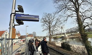 Viele Reisende mussten am Mittwoch in Höxter Geduld beweisen. Aufgrund von Stellwerkproblemen fielen Züge aus oder verspäteten sich. - Simone Flörke