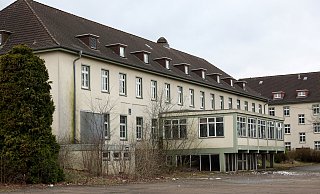 In diesem Gebäude befand sich die Kantine der Soldaten. - Frank-Michael Kiel-Steinkamp