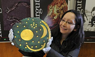 Auch die weltweit bekannte, 3.600 Jahre alte „Himmelsscheibe von Nebra“ – 1999 gefunden – ist Thema eines Vortrags. - dpa