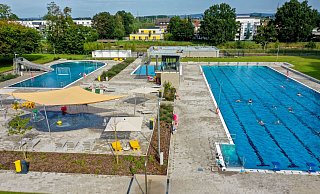Dauerkarten in den Bünder Bädern sind teurer als in den Nachbarkommunen, können aber länger genutzt werden. - Bünder Bäder