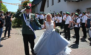 Thomas Drauschke und seine Frau Patricia bei der großen Parade am Sonntag. - Johannes Büttner