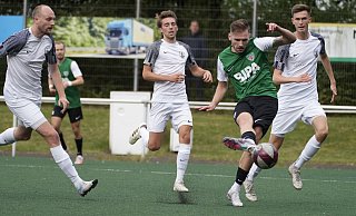 In dieser Szene erzielt Dornbergs Boris Glaveski das entscheidende Tor gegen den TuS Lohe. - Peter Unger