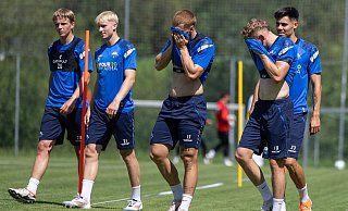 Auch die SCP-Kicker (v. l.) Felix Götze, Anton Bäuerle, Laurin Curda, Luca Herrmann und Raphael Obermair kamen am Dienstag mächtig ins Schwitzen. - Oliver Krato