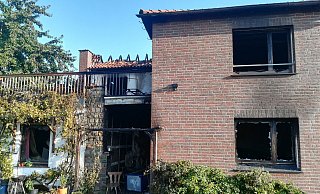 Unbewohnbar: Das vollkommen ausgebrannte Haus an der Straße "Auf dem Nettelacker" am Morgen nach dem Brand. - Frank Hartmann