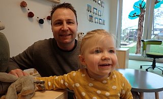 Kai Aßmann (45 Jahre) ist seit der Geburt seiner Tochter Franziska (2 Jahre) in Elternzeit. - Kai Aßmann