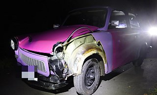 Der Trabant wies nach den Kollisionen erhebliche Schäden auf. - NW