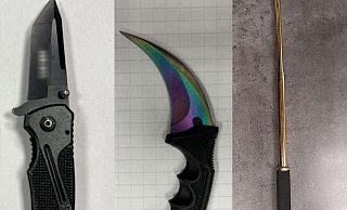 Zu den bei Kontrollen sichergestellten Gegenständen gehört auch das Messer des 15-jährigen Paderborners in der Bildmitte. - Bundespolizei