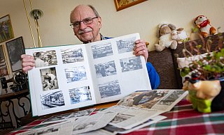 Erinnerungen an 48 Jahre bei Karstadt hat Jürgen Zelt in Bildern und Zeitungsberichten aufbewahrt. - Mike-Dennis Müller / www.mdm.photo
