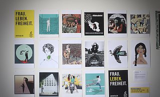 Die Bilder der Ausstellung beschäftigen sich mit den Missständen im Iran und der Protestbewegung, die durch den Tod der jungen Kurdin Mahsa Amini im September vergangenen Jahres ausgelöst wurde. - Felix Eisele