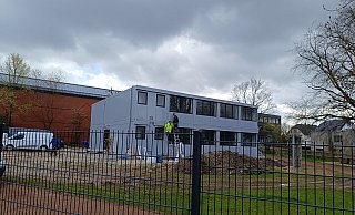Schüler des Gymnasiums am Markt werden für einige Jahre in diesen Containern unterrichtet werden. - Sven Hauhart