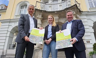 Der Baubeigeordnete Peter Maria Böhm (v.l.), die Mobilitätsbeauftragte der Stadt, Teresa Schmidt, und Bürgermeister Tim Kähler laden zu zwei Bürgerbeiteilungen ein. - Christina Römer