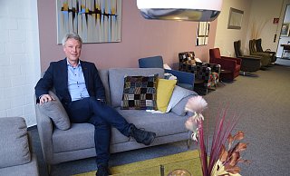 Magnus Puhlmann im Showroom am Lambernweg. - Mareike Patock