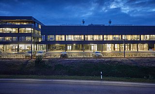 Der Neubau von Peter-Lacke liegt an der Herforder Straße. - Foto: Csaba Mester