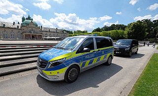 Ein 20-Jähriger ist bei einer Auseinandersetzung in Bad Oeynhausen lebensgefährlich verletzt worden. Der junge Mann und sein 19-jähriger Begleiter sollen nach Angaben von Staatsanwaltschaft und Polizei Bielefeld in der Nacht zu Sonntag in einem Park mit einer Gruppe von rund zehn Männern in Streit geraten sein. - Thorsten Gödecker