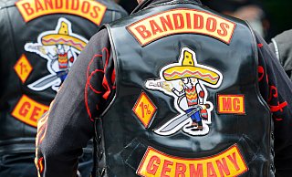 Die Bandidos sind in NRW mittlerweile verboten. Doch es gibt sogenannte Supporter-Gruppen, die ihre Clubfarben an denen der Bandidos anlehnen - rot und gold. Ein solcher Club hat sich offenbar kürzlich in Paderborn gegründet. - dpa