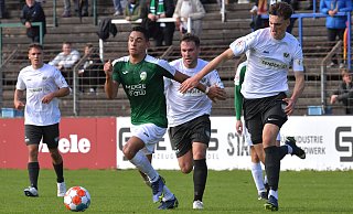 Allan Dantas - hier bei der 0:3-Hinspiel-Niederlage gegen Preußen Münster II - will mit dem FC Gütersloh diesmal immer einen Schritt schneller sein. - Jens Dünhölter