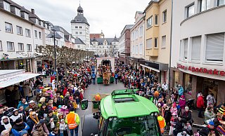 Während der Paderborner Karnevalsparade werden in der Innenstadt mehrere Straßen für den Verkehr gesperrt. - Archivfoto: Niklas Tüns