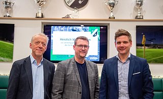 Neu zusammengesetzt: Schatzmeister Gerd Johanniemann (v. l.), der 1. Vorstandsvorsitzende Matthias Berens und Geschäftsführer Alexander Müller bilden mit dem hier fehlenden 2. Vorstandsvorsitzenden Andreas Hettich künftig den geschäftsführenden Vorstand des SV Rödinghausen. - Joel Beinke