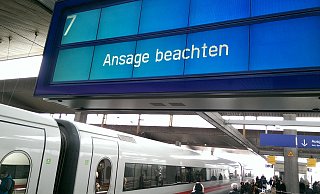 Wer als Kunde vom Bahnstreik betroffen ist, hat Rechte. - Verbraucherzentrale