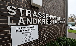 Mitarbeiter der Zulassungsstelle wurden vom Landkreis freigestellt – dabei gäbe es für sie eigentlich genug zu tun. Die Staatsanwaltschaft ermittelt. - Thomas Kube