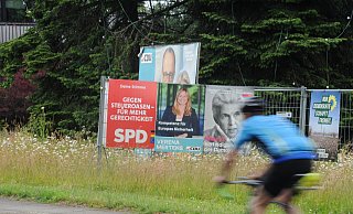 An vielen Orten hatten Parteien wie hier in Levern für die Europawahl plakatiert. Deutlich weniger Beachtung als bei der Europawahl 2019 fanden die Ampel-Parteien. Die Grünen stürzten regelrecht ab. - Joern Spreen-Ledebur