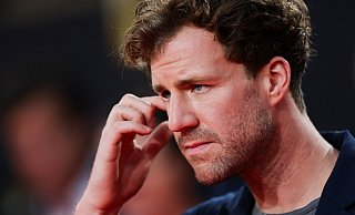 Am Donnerstag ist der Auftritt des Comedian Luke Mockridge im Bünder Stadtgarten terminiert. Wegen seiner Herabwürdigung von Paralympics-Athleten in einem Podcast fordert ein Bündnis, die Veranstaltung abzusagen. - Rolf Vennenbernd