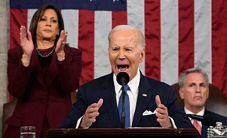 US-Präsident Joe Biden hat mit einer kämpferischen Rede zur Lage der Nation für seine Politik geworben - und einen Ausblick auf eine mögliche erneute Präsidentschaftskandidatur 2024 gegeben. - JACQUELYN MARTIN