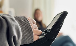 Ex-Klientin Emma S. und ihre Assistenz, die Ex-Rückenwind-Mitarbeiterin Lilly B. waren monatelang in Unklaren über die Situation des Vereins. - Stefan Becker