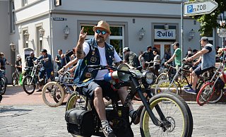 Die Teilnehmer der Ausfahrt hatten viel Spaß beim Präsentieren ihrer Bikes. - Sven Hauhart